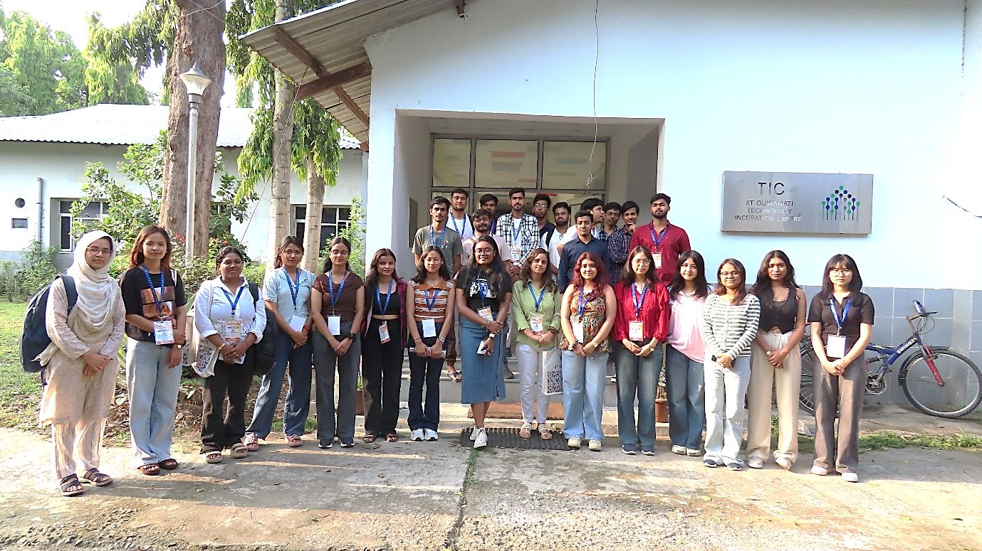 Group photo of the incubator visit