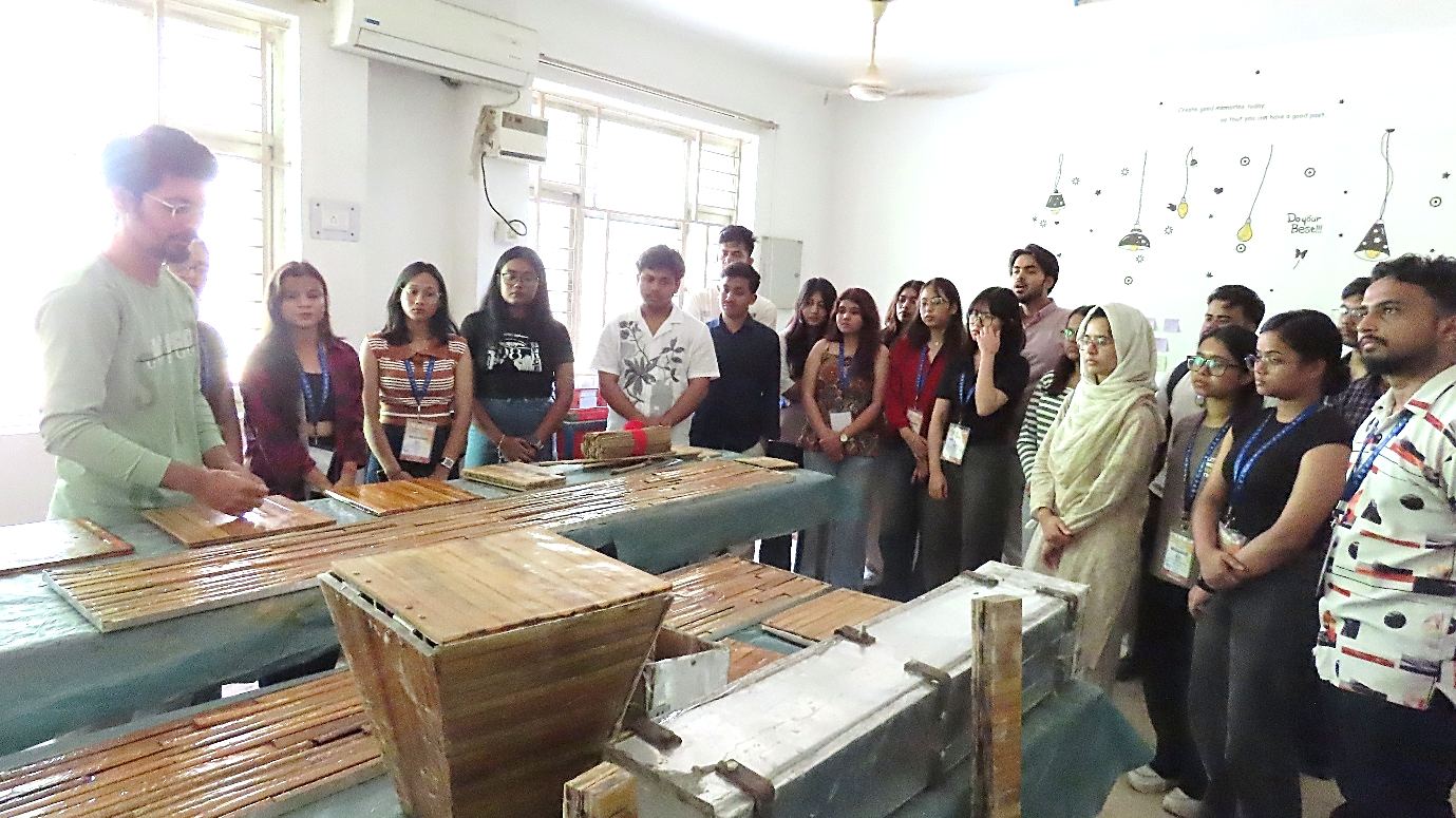 Participants visiting the Technology Incubation Centre, IITG